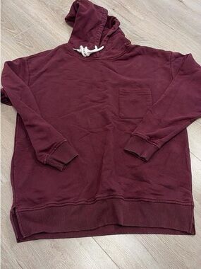 GAP Maternity Hooded Pullover Sweater in Burgundy